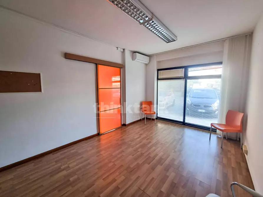 Immagine 12 di Locale commerciale in vendita  in via unione sovietica a Siracusa