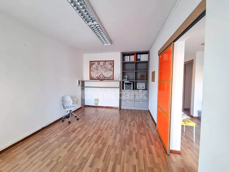 Immagine 13 di Locale commerciale in vendita  in via unione sovietica a Siracusa