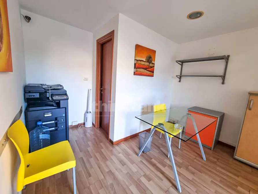 Immagine 15 di Locale commerciale in vendita  in via unione sovietica a Siracusa