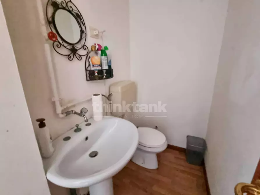 Immagine 10 di Locale commerciale in vendita  in via unione sovietica a Siracusa