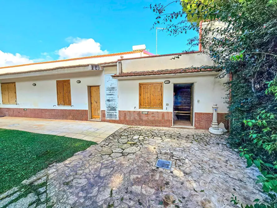 Immagine 29 di Villa in vendita  in via Strada Circonvallazione a Vittoria