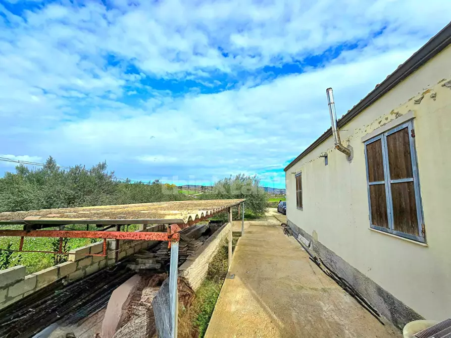 Immagine 14 di Villa in vendita  in via san Giacomo a Modica