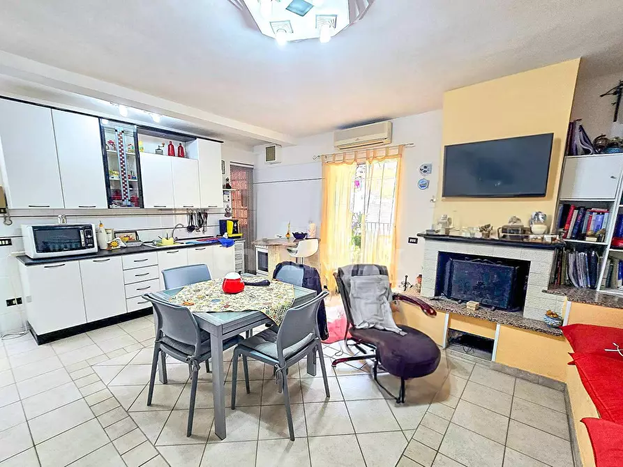 Immagine 25 di Appartamento in vendita  in via monginevro a Scicli