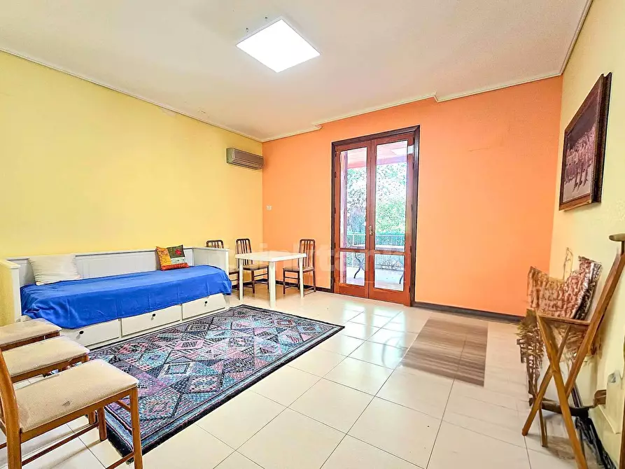 Immagine 9 di Villa in vendita  in via strada circonvallazione a Vittoria