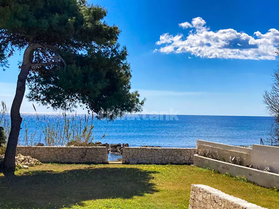 Immagine 1 di Villa in vendita  in via bianco a Siracusa