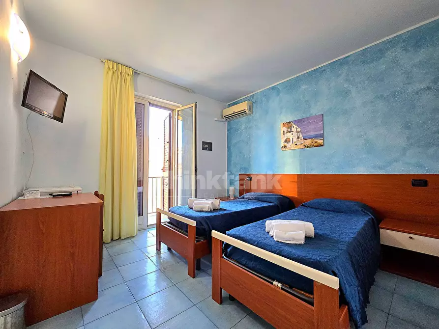 Immagine 25 di Palazzo in vendita  in Via Dell' Arno a Pozzallo