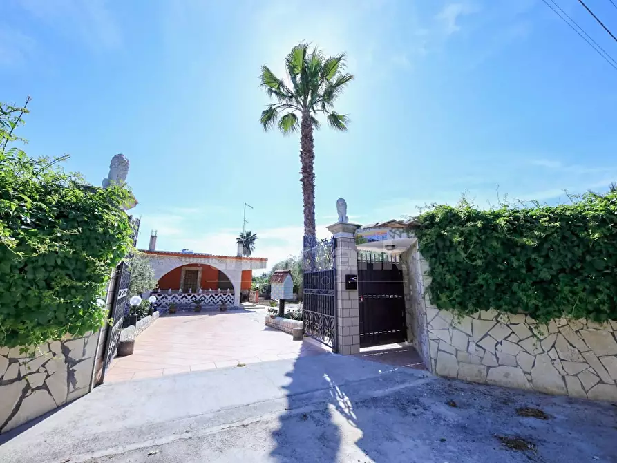 Immagine 8 di Villa in vendita  in via caponegro a Avola