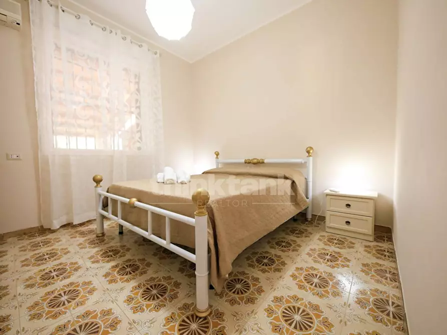 Immagine 15 di Villa in vendita  in via caponegro a Avola