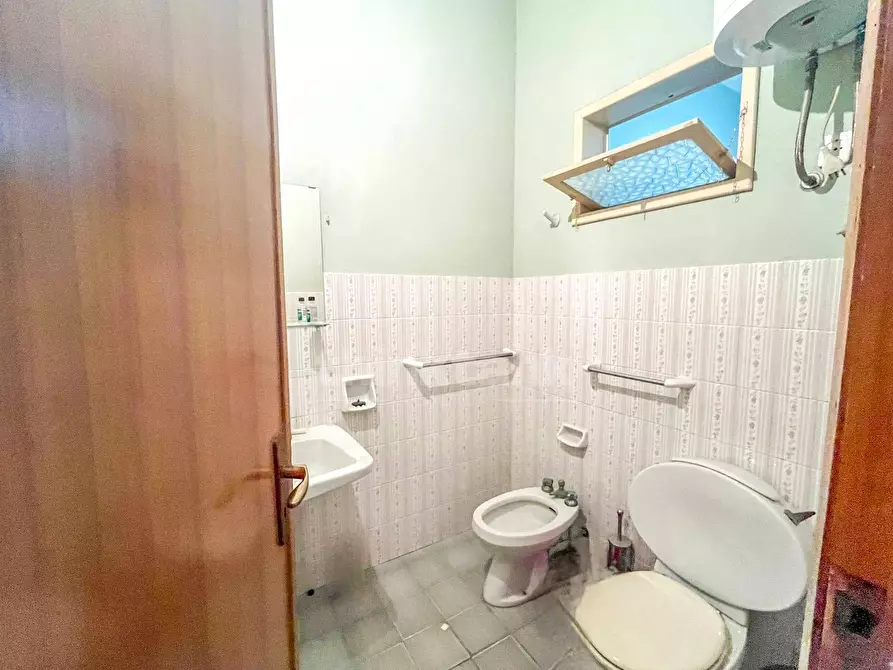 Immagine 11 di Villa in vendita  in via guglielmo marconi a Avola