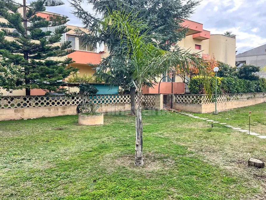 Immagine 30 di Villa in vendita  in Via Biscari a Comiso