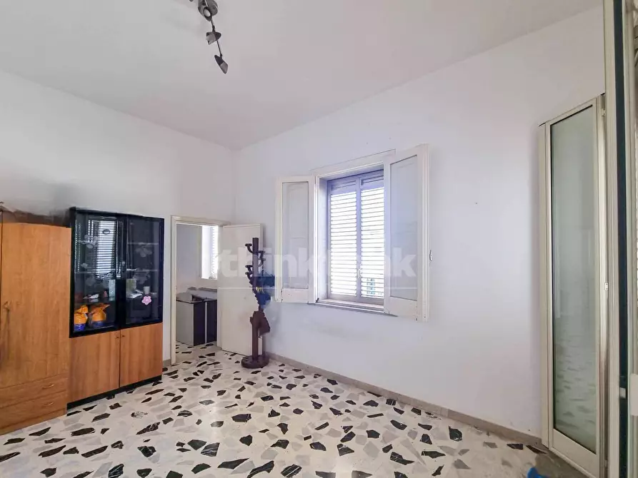 Immagine 8 di Appartamento in vendita  in via ugo foscolo a Avola