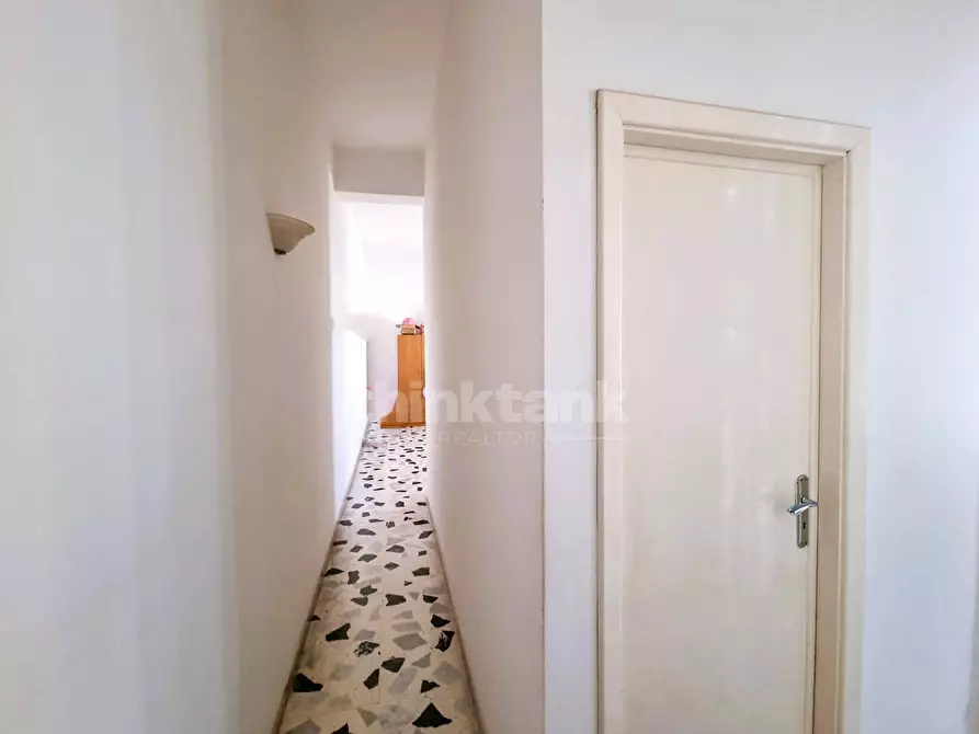 Immagine 9 di Appartamento in vendita  in via ugo foscolo a Avola