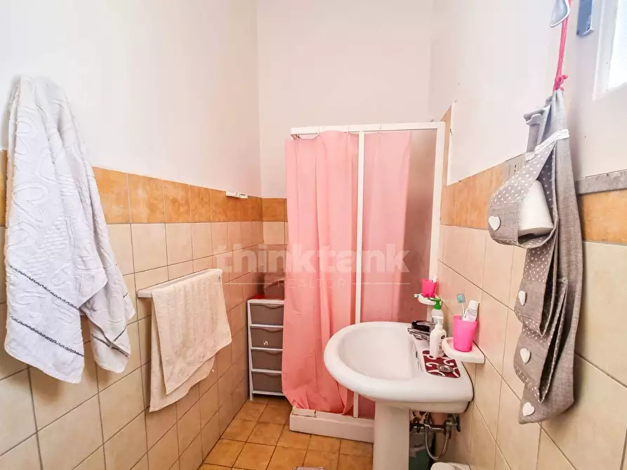 Immagine 14 di Appartamento in vendita  in via ugo foscolo a Avola