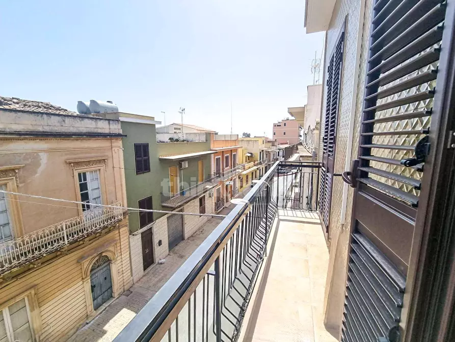 Immagine 10 di Appartamento in vendita  in via ugo foscolo a Avola