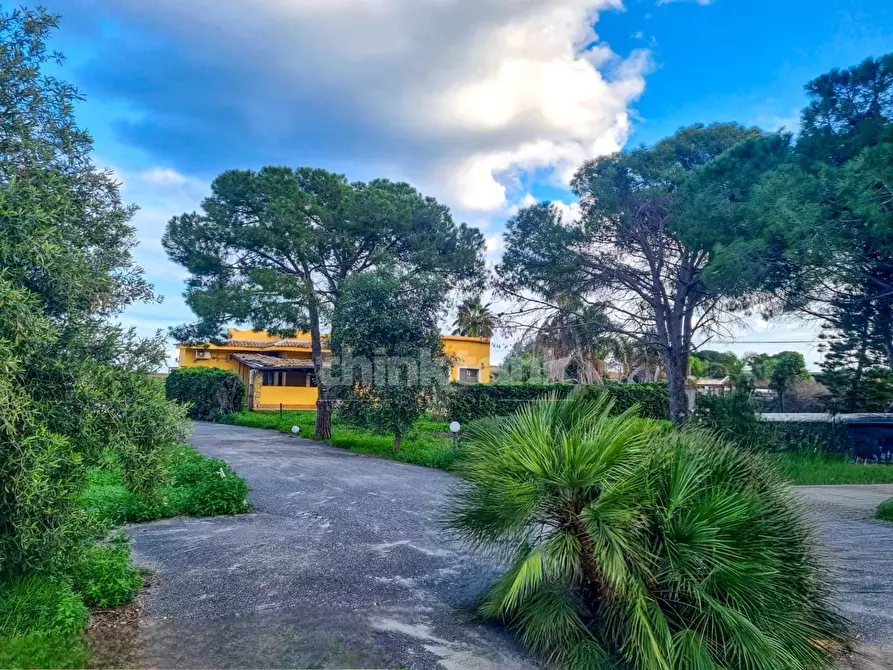 Immagine 2 di Villa in vendita  in via capostilo a Siracusa