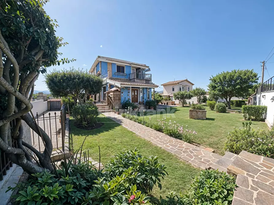 Immagine 1 di Villa in vendita  in via delle Fornaci a Siracusa