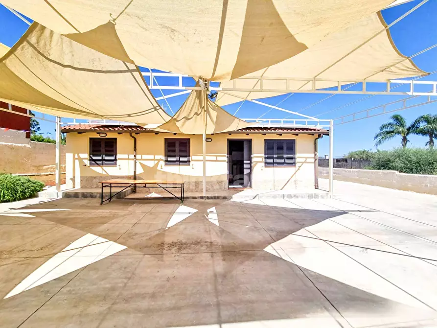 Immagine 2 di Villa in vendita  in viale dei lidi a Siracusa