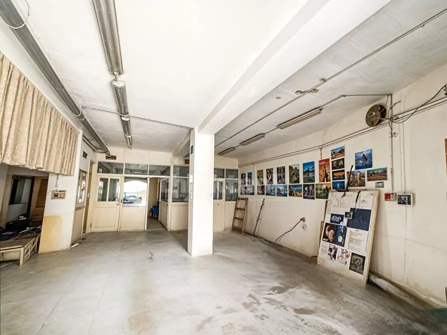 Immagine 6 di Locale commerciale in vendita  in corso Vittorio emanuele a Avola