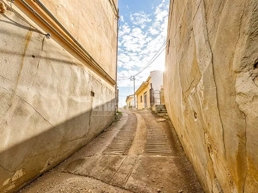 Immagine 2 di Locale commerciale in vendita  in corso Vittorio emanuele a Avola