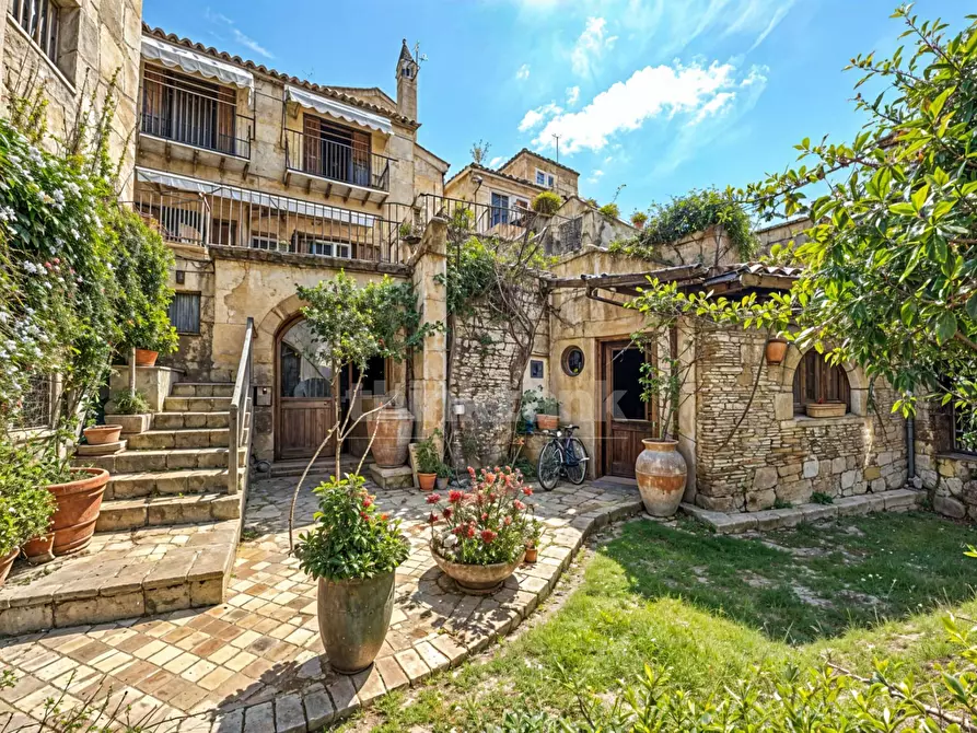casa indipendente in vendita ad Enna in zona Pergusa