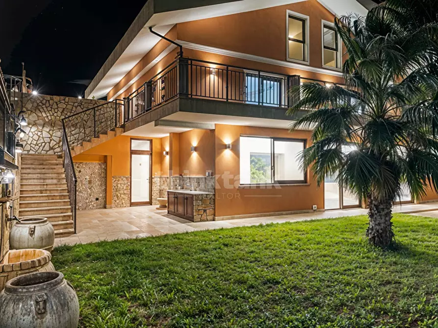 Immagine 29 di Villa in vendita  in Torre Faro a Messina