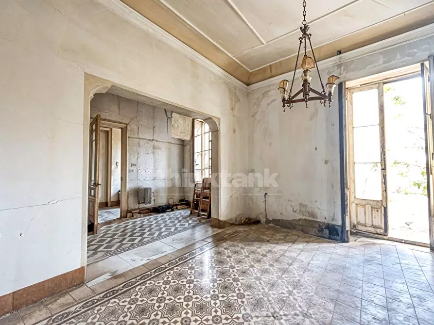Immagine 9 di Palazzo in vendita  in via etnea a Mascalucia