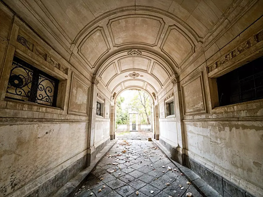 Immagine 3 di Palazzo in vendita  in via etnea a Mascalucia