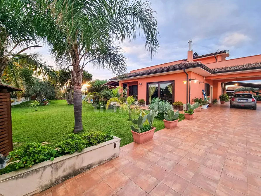 Immagine 5 di Villa in vendita  in via delle muse a Siracusa