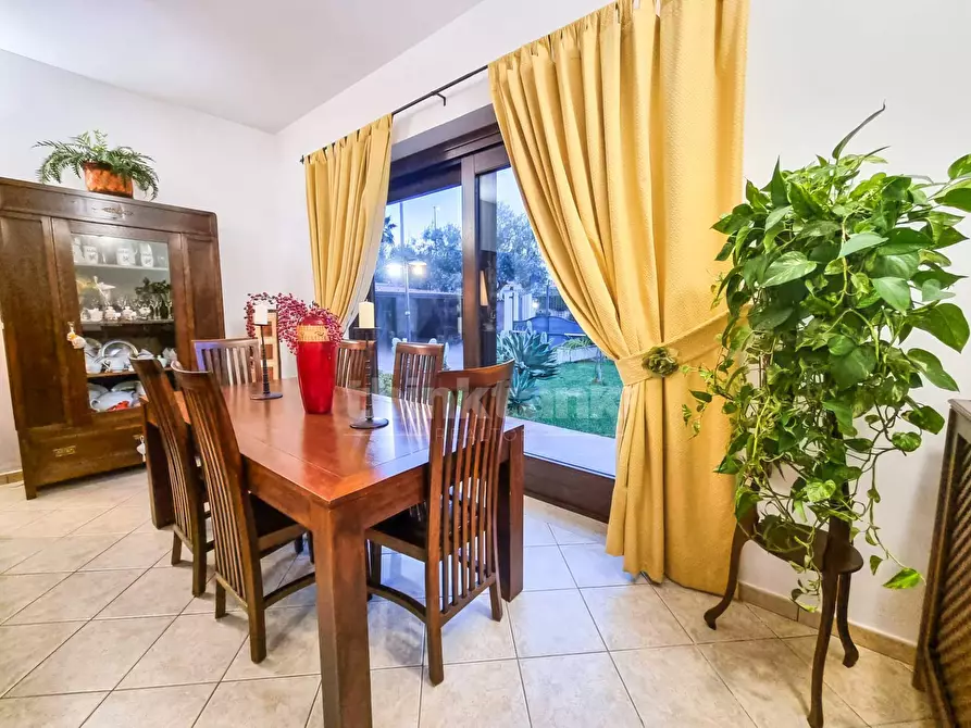 Immagine 15 di Villa in vendita  in via delle muse a Siracusa