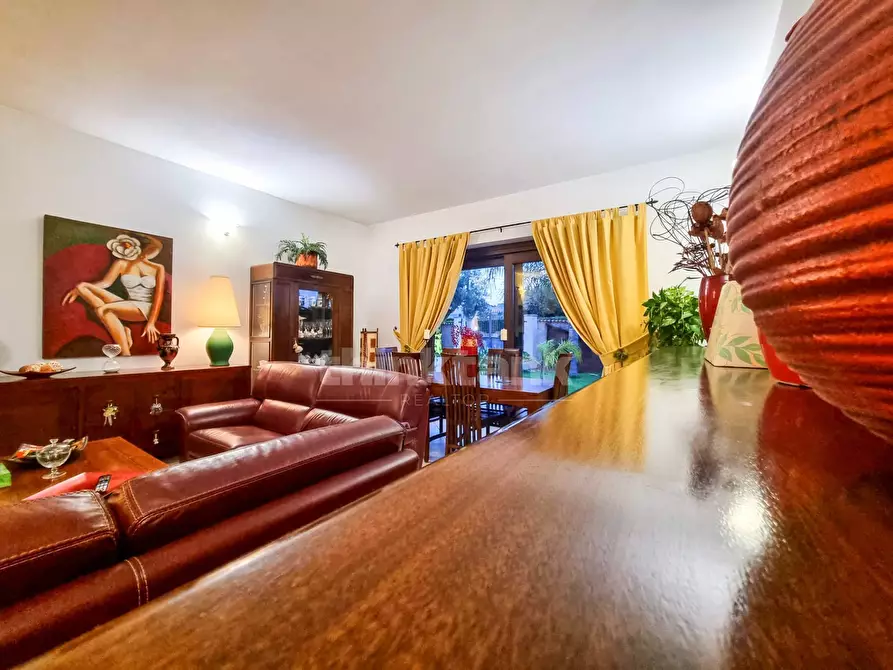 Immagine 11 di Villa in vendita  in via delle muse a Siracusa