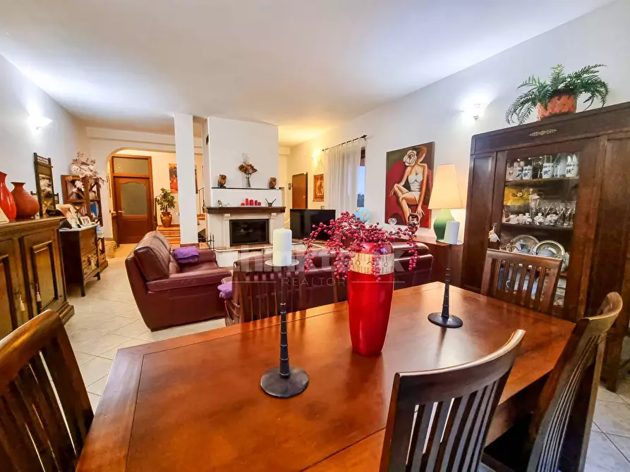 Immagine 13 di Villa in vendita  in via delle muse a Siracusa