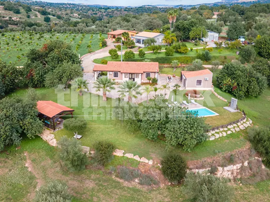 Immagine 4 di Villa in affitto  in Contrada Castelluccio a Noto
