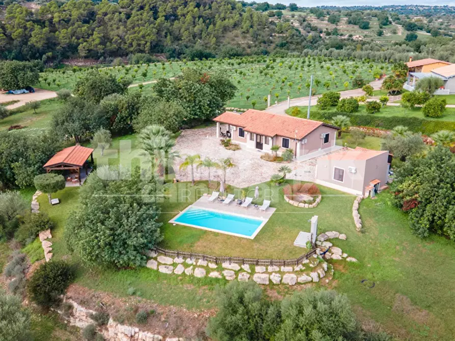 Immagine 3 di Villa in affitto  in Contrada Castelluccio a Noto