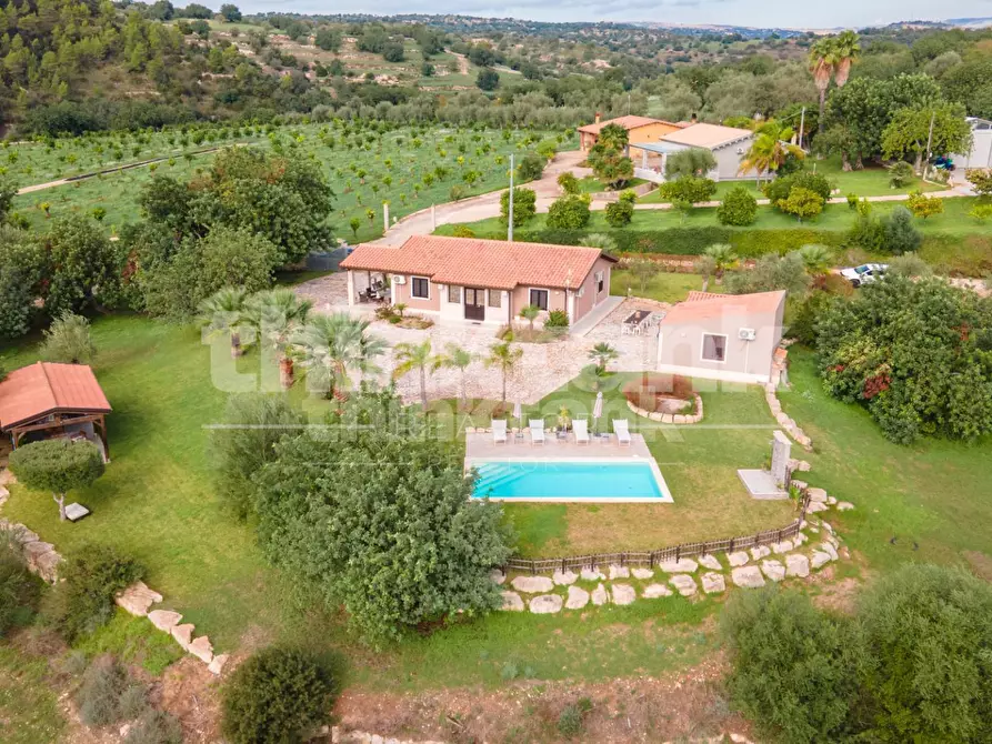 Immagine 2 di Villa in affitto  in Contrada Castelluccio a Noto