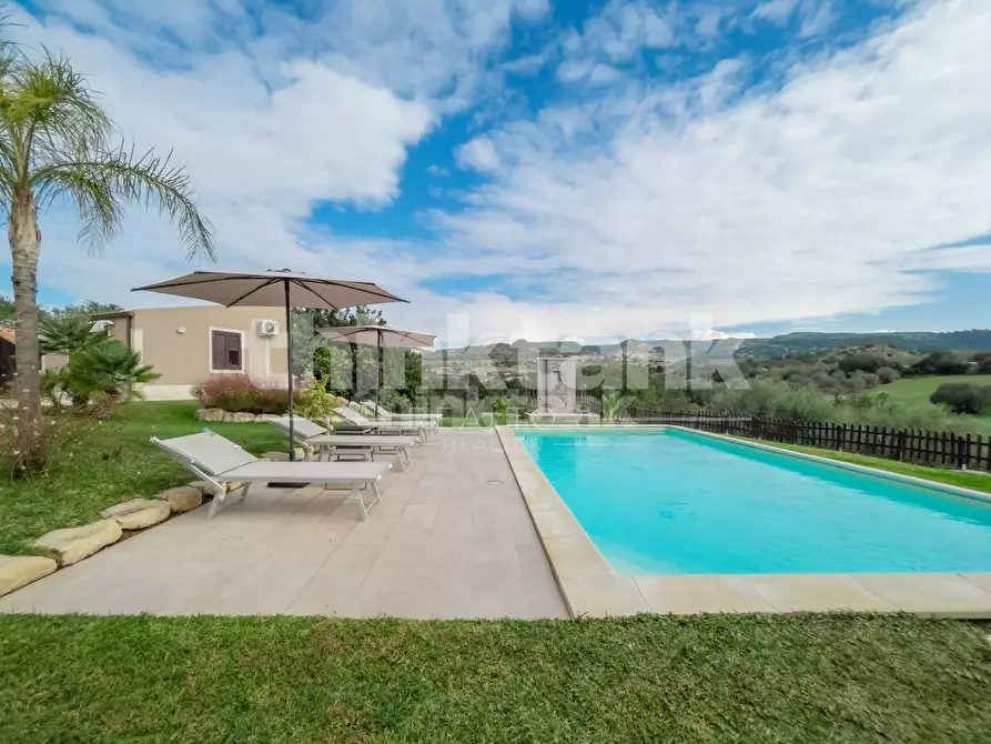 Immagine 20 di Villa in affitto  in Contrada Castelluccio a Noto