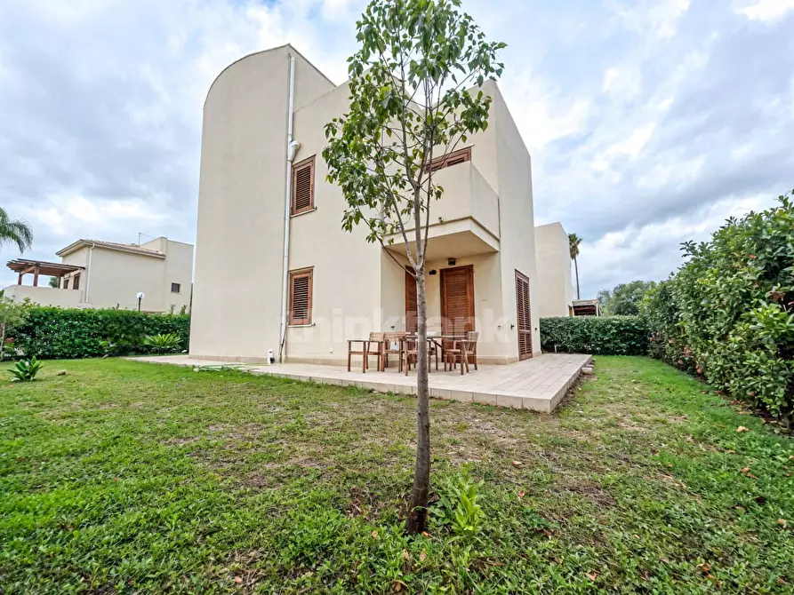 Immagine 2 di Villa in vendita  in Via del pellicano a Siracusa
