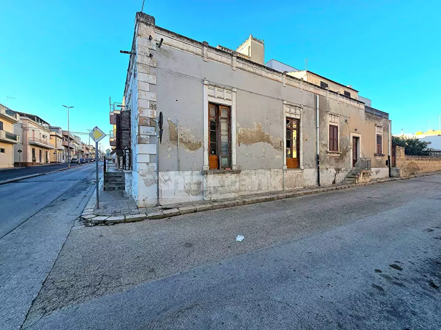 Immagine 15 di Villa in vendita  in Via Gonzaga a Rosolini