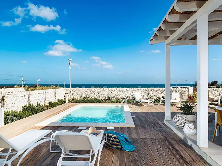 Immagine 1 di Villa in vendita  in contrada reitani a Noto