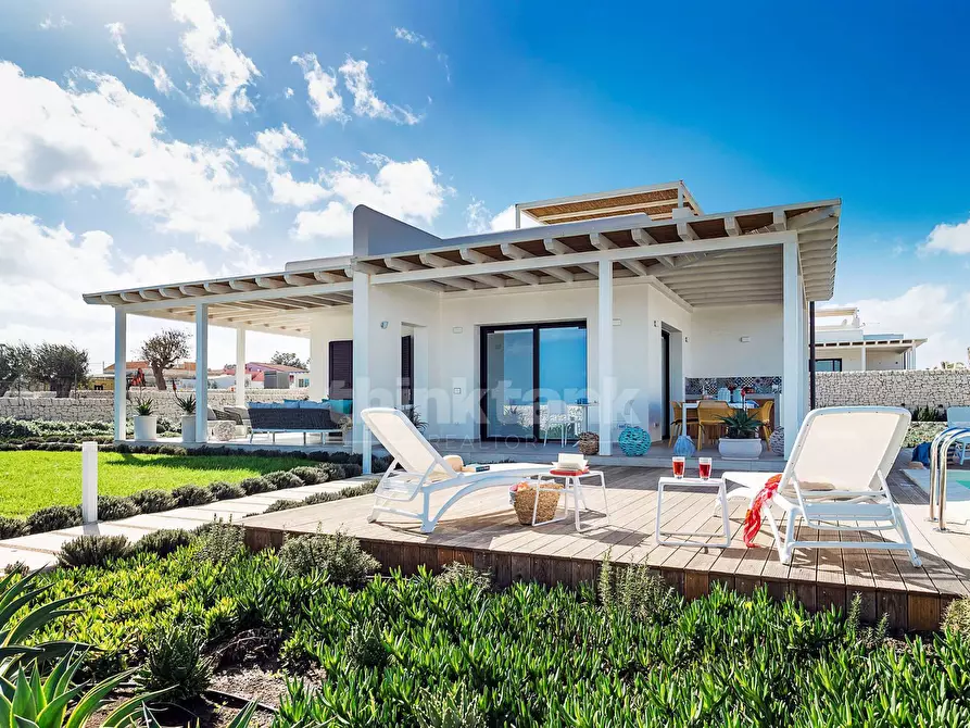 Immagine 3 di Villa in vendita  in contrada reitani a Noto