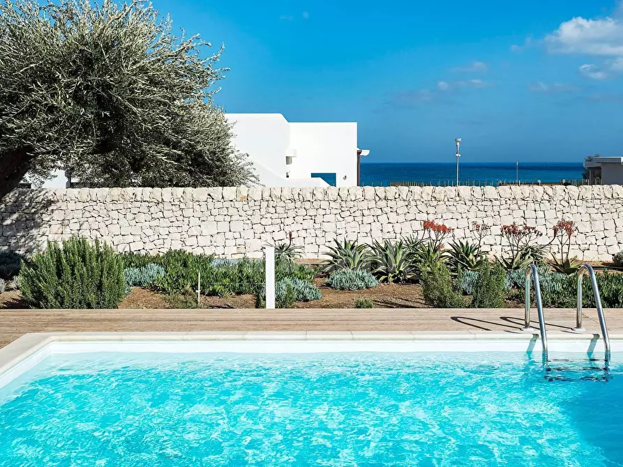 Immagine 3 di Villa in vendita  in contrada reitani a Noto