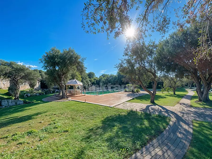 Immagine 6 di Villa in vendita  in via isola a Siracusa