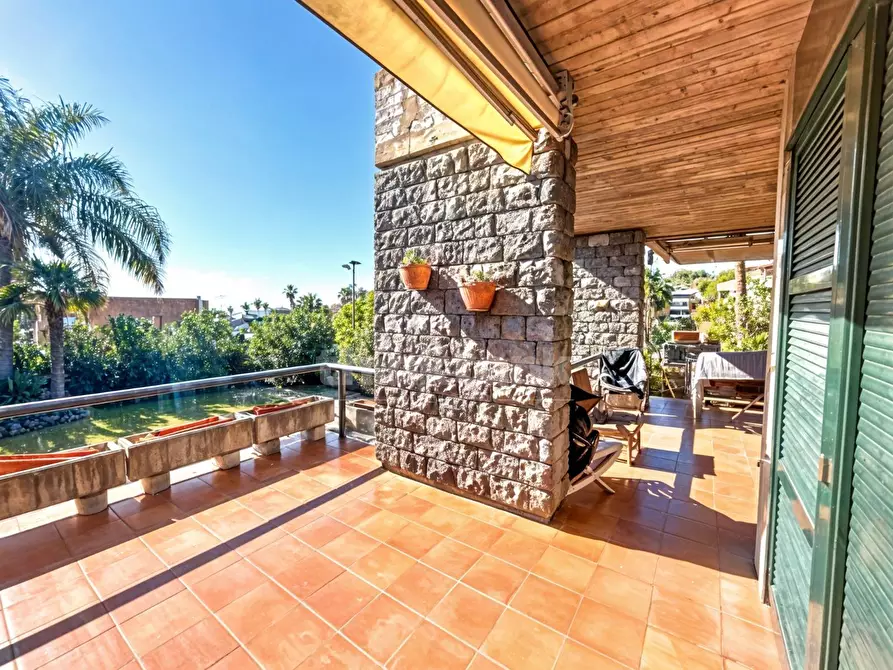 Immagine 15 di Villetta a schiera in vendita  in piazza tivoli a Tremestieri Etneo