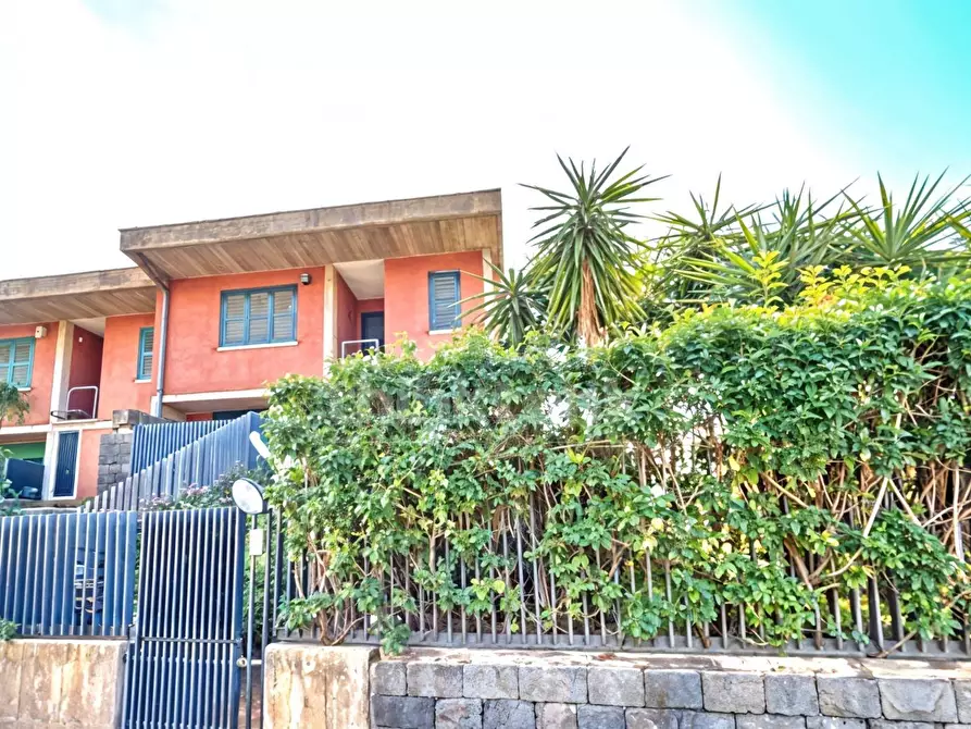 Immagine 2 di Villetta a schiera in vendita  in piazza tivoli a Tremestieri Etneo