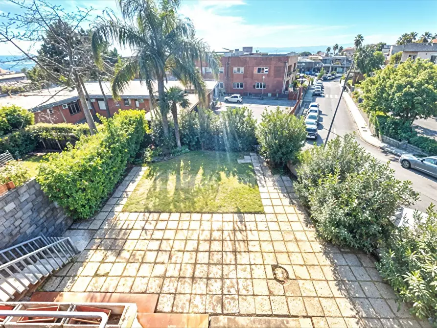 Immagine 17 di Villetta a schiera in vendita  in piazza tivoli a Tremestieri Etneo