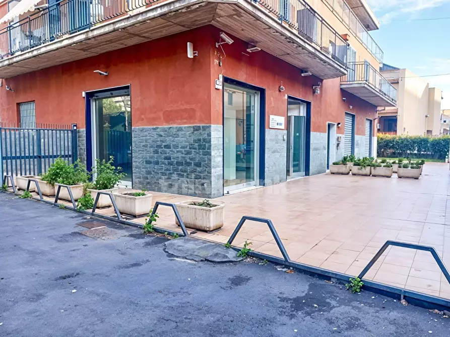 Immagine 7 di Locale commerciale in vendita  in via del bosco a Catania