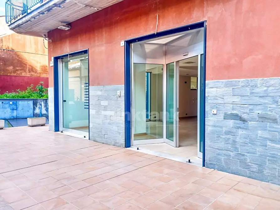 Immagine 8 di Locale commerciale in vendita  in via del bosco a Catania