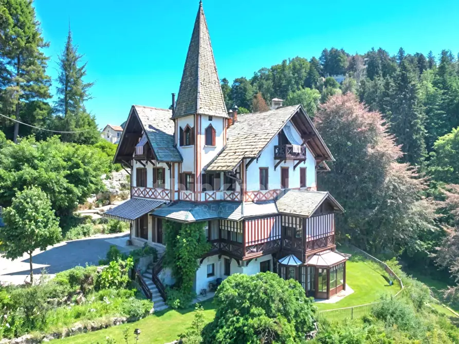 Immagine 3 di Villa in vendita  in Via Giacomo Scalini a Brunate