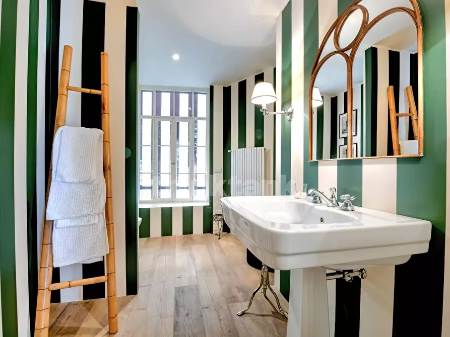 Immagine 26 di Villa in vendita  in Via Giacomo Scalini a Brunate