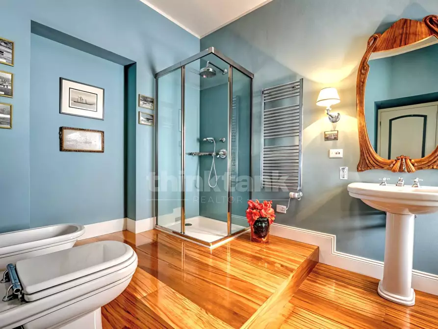 Immagine 28 di Villa in vendita  in Via Giacomo Scalini a Brunate