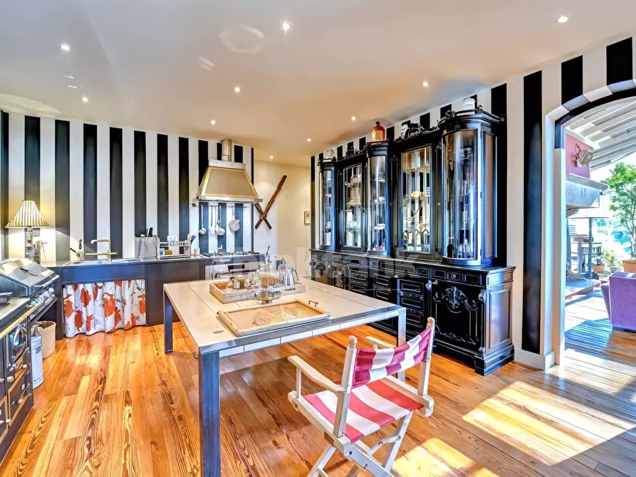 Immagine 16 di Villa in vendita  in Via Giacomo Scalini a Brunate